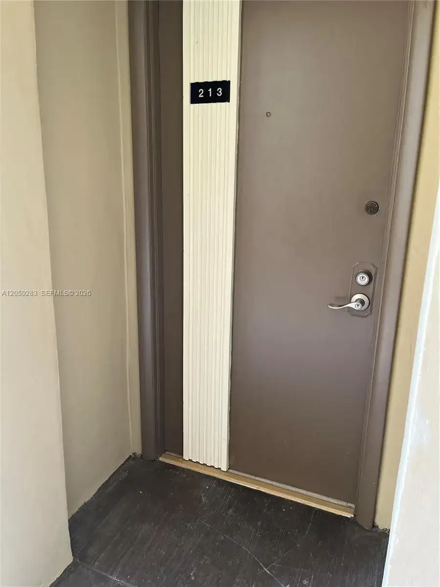 8625 NW 8th St # 213, Miami FL 33126 photo 2