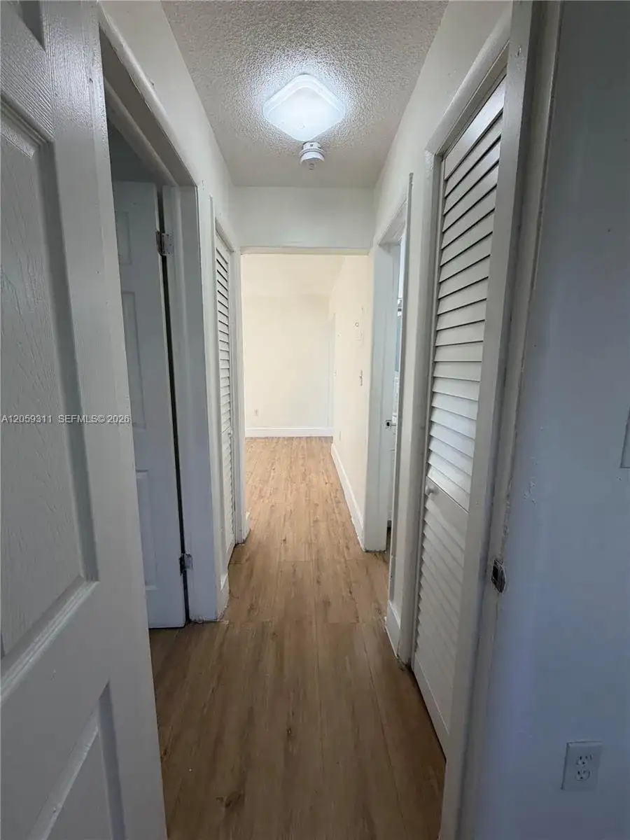 434 SW 6th ST # 6, Miami FL 33130 photo 2