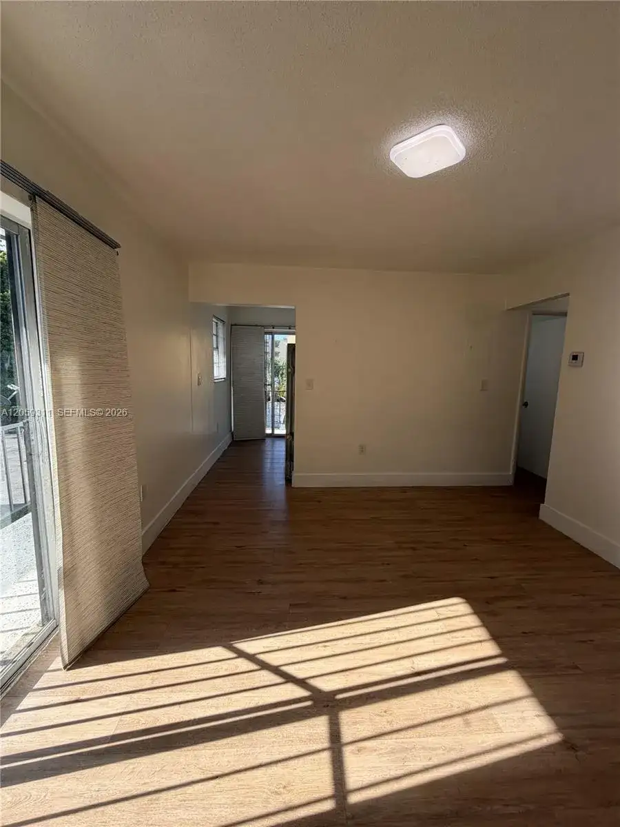 434 SW 6th ST # 6, Miami FL 33130 photo 4