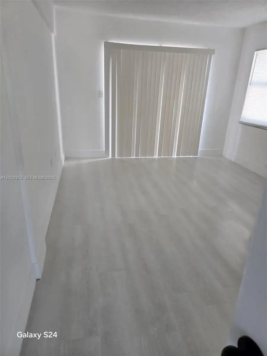 1000 W 28 St # 17, Hialeah FL 33010 photo 4
