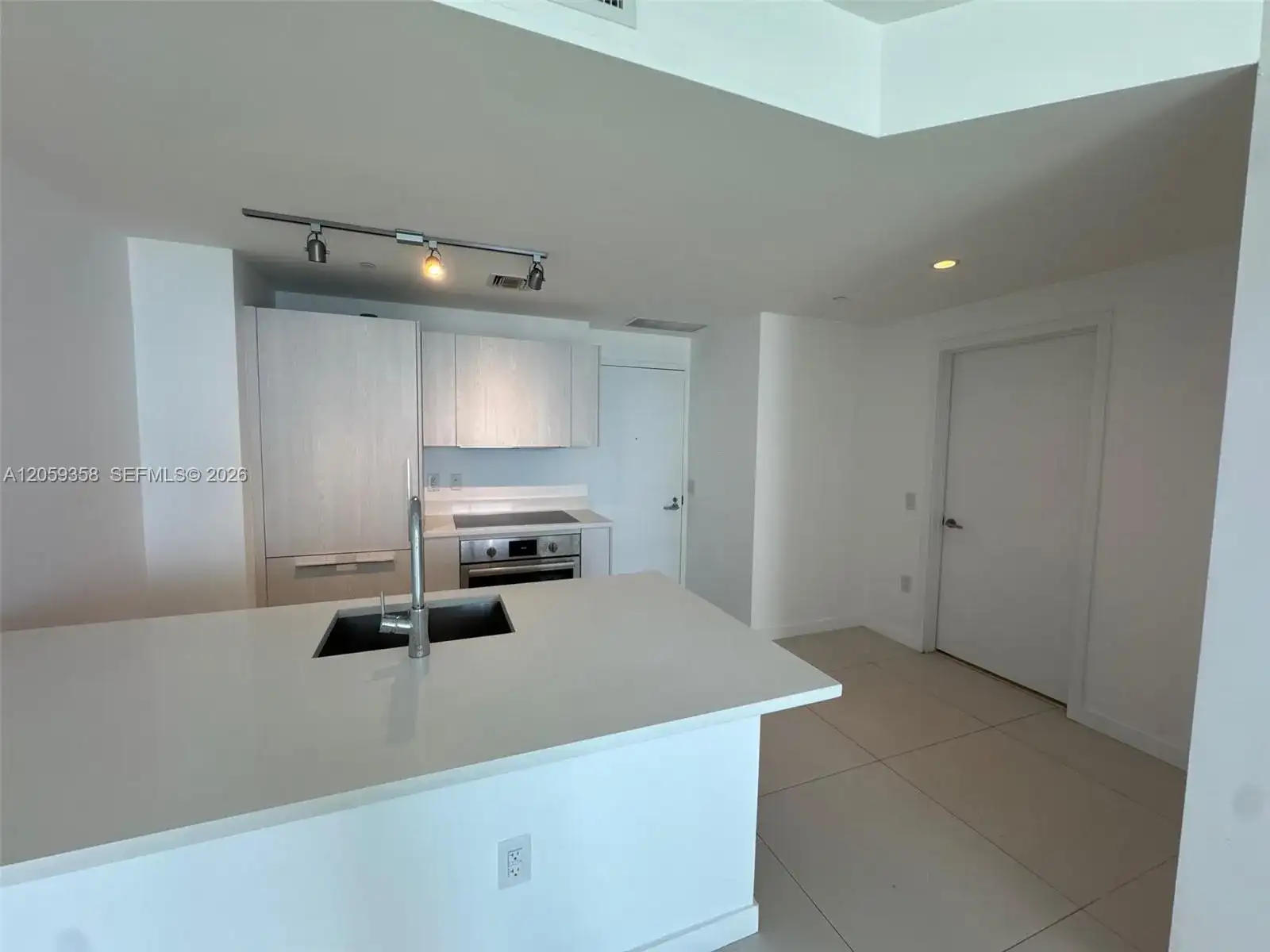 501 NE 31st St # 2005, Miami FL 33137 photo 3