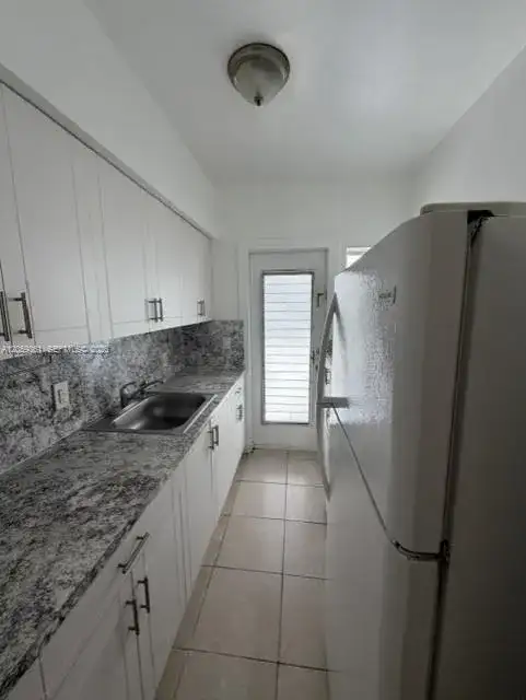 30 S Shore Dr # 2, Miami Beach FL 33141 photo 3
