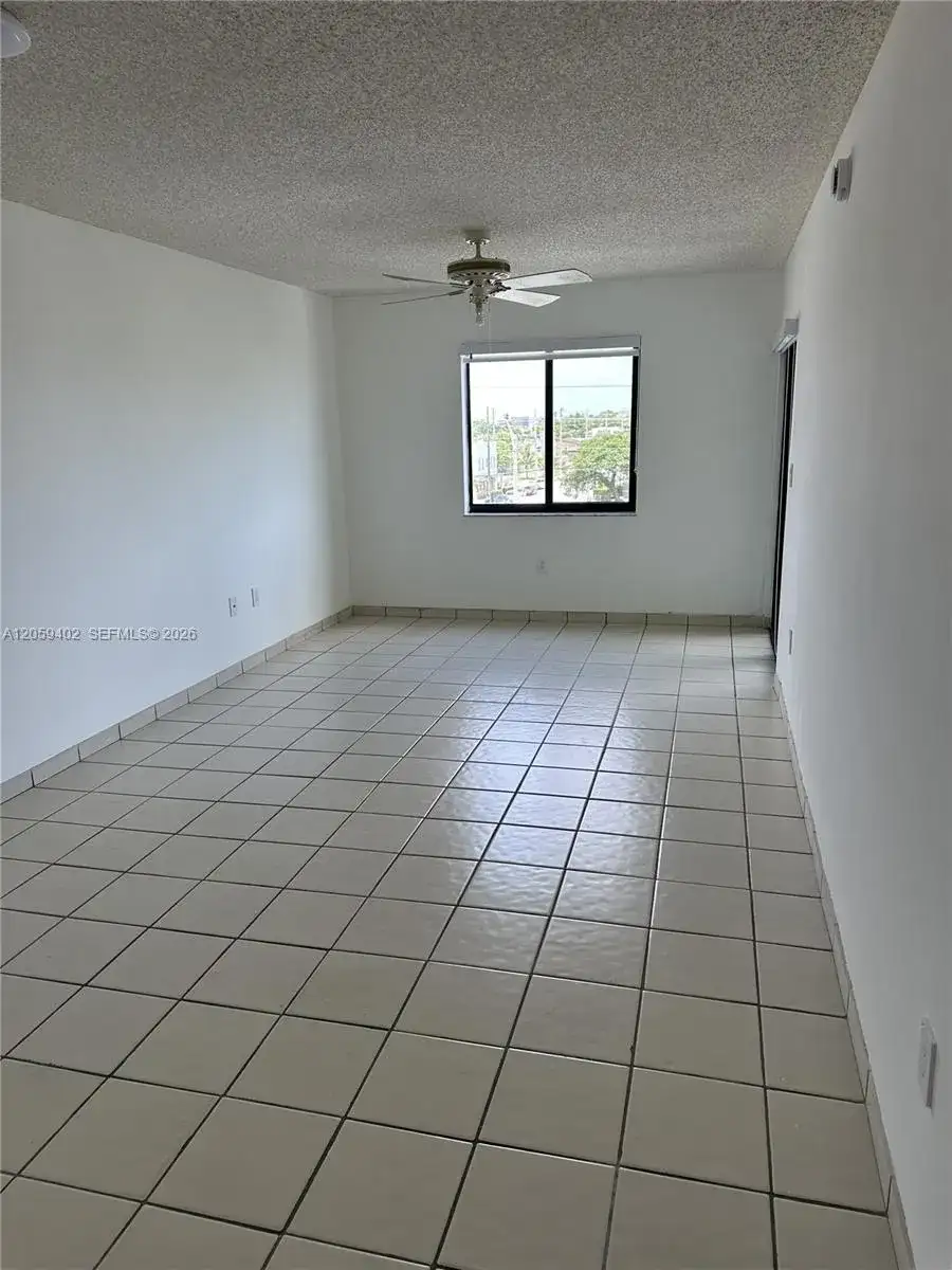 2046 W Flagler St # 409, Miami FL 33135 photo 2