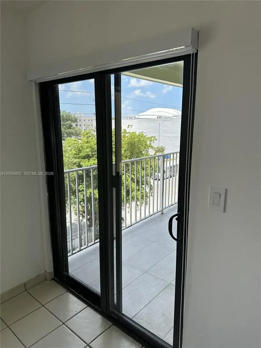 2046 W Flagler St # 409, Miami FL 33135 photo 5