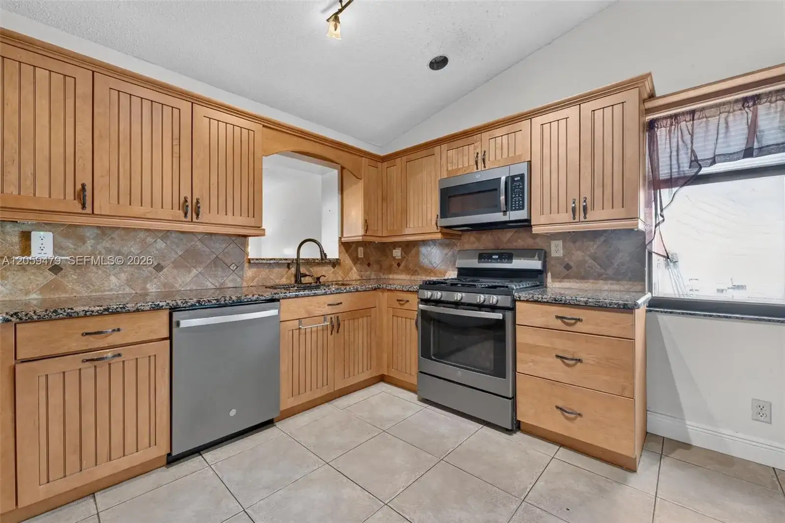 7508 SW 6th Ct, North Lauderdale FL 33068 photo 4