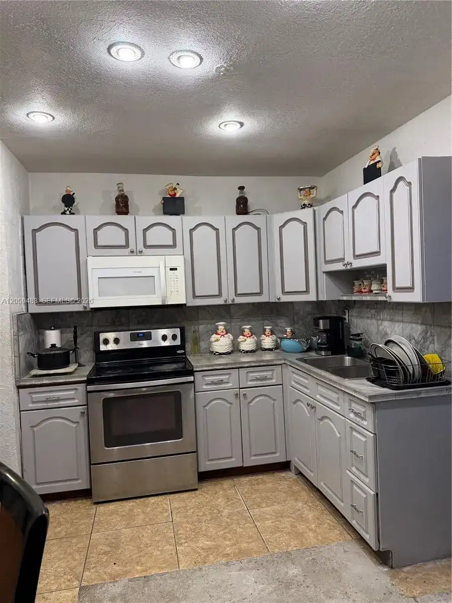 132 NW 132 st, Miami FL 33167 photo 3