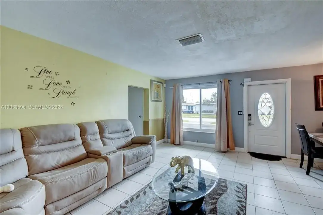 2330 NW 81st Ave, Sunrise FL 33322 photo 3