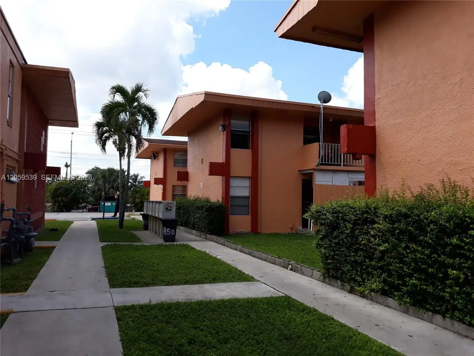 6850 W 14th Ct # A24, Hialeah FL 33014 photo 5