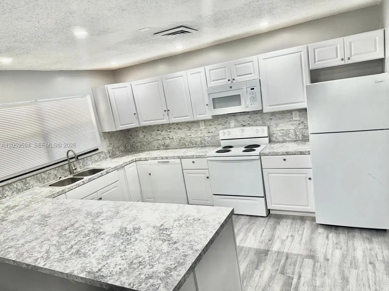 7732 Balboa St, Sunrise FL 33351 photo 3