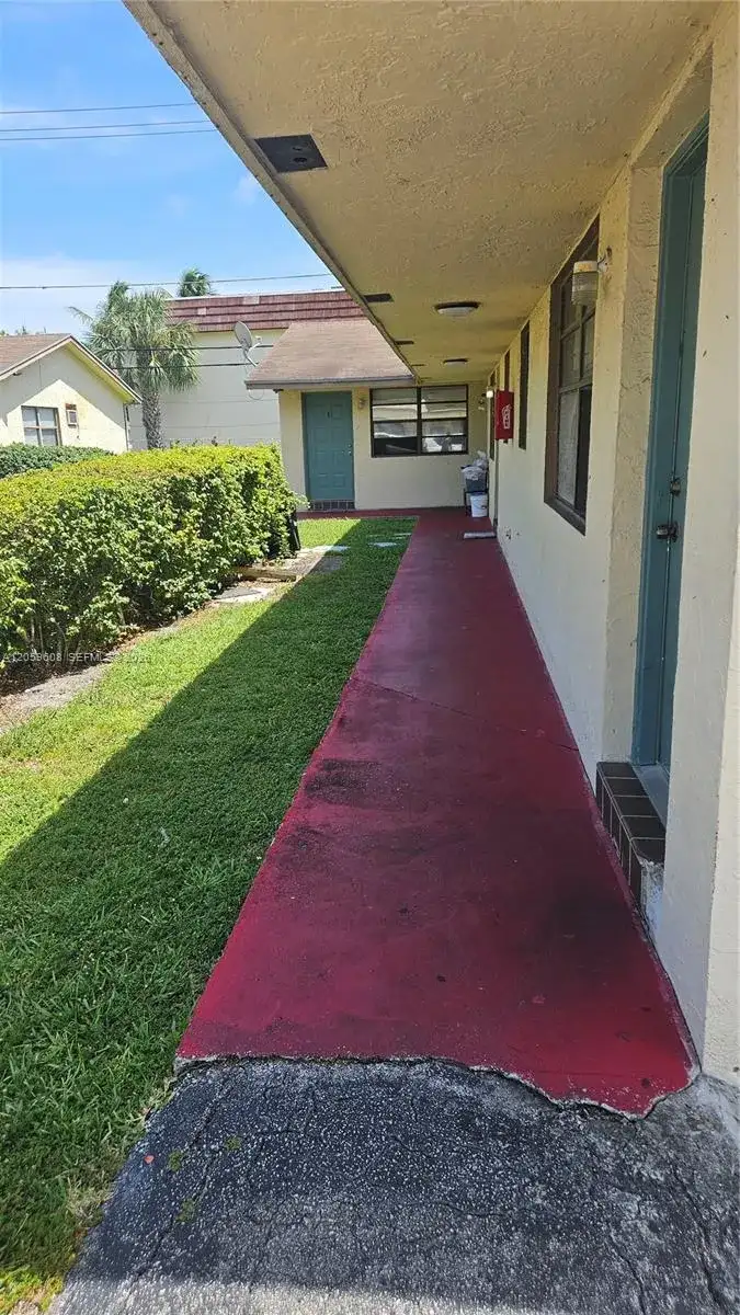 2508 E Johnson St # 7, Hollywood FL 33020 photo 2