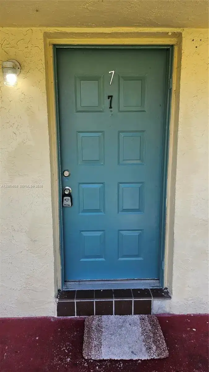 2508 E Johnson St # 7, Hollywood FL 33020 photo 3