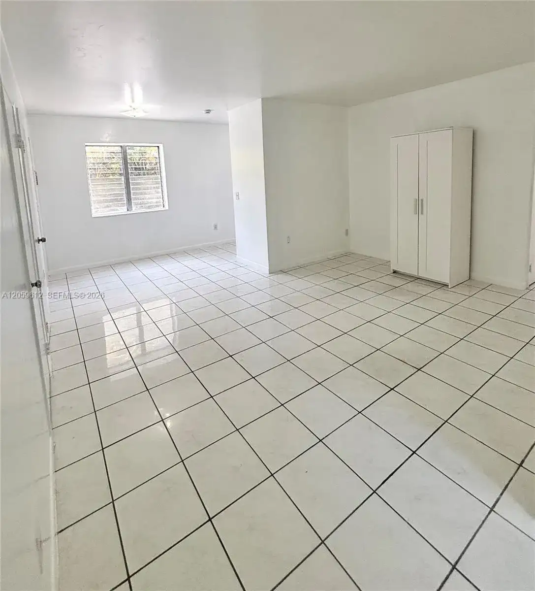 31 Navarre Ave # 9, Coral Gables FL 33134 photo 3