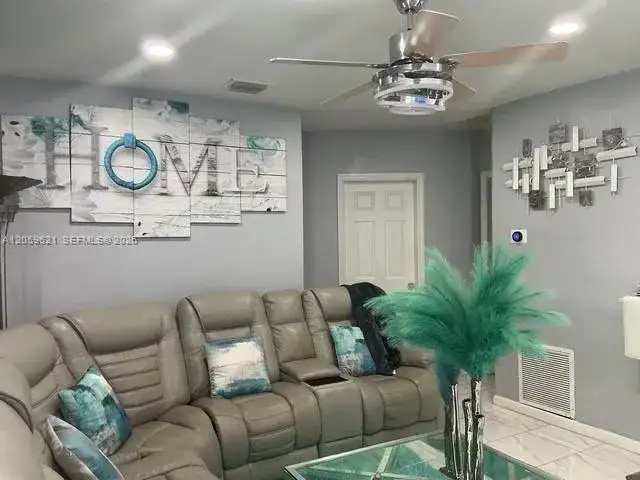 6404 Grant Ct, Hollywood FL 33024 photo 5