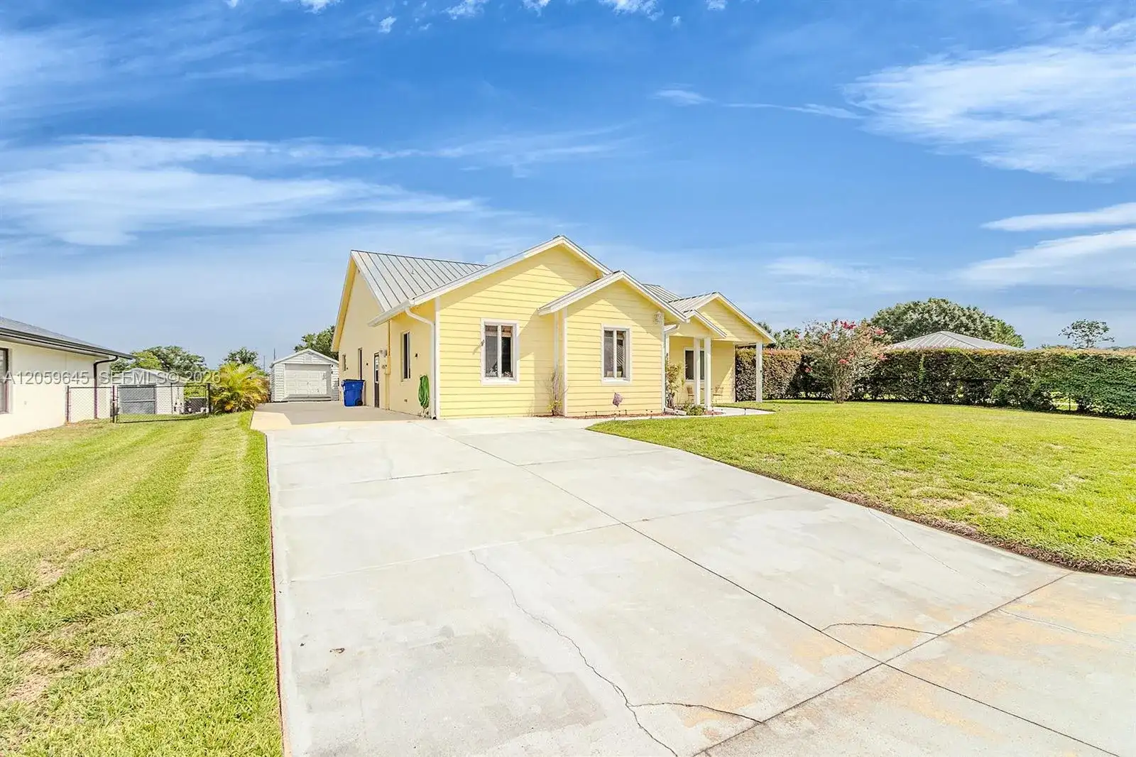 374 Parker St NE, Lake Placid FL 33852 photo 2
