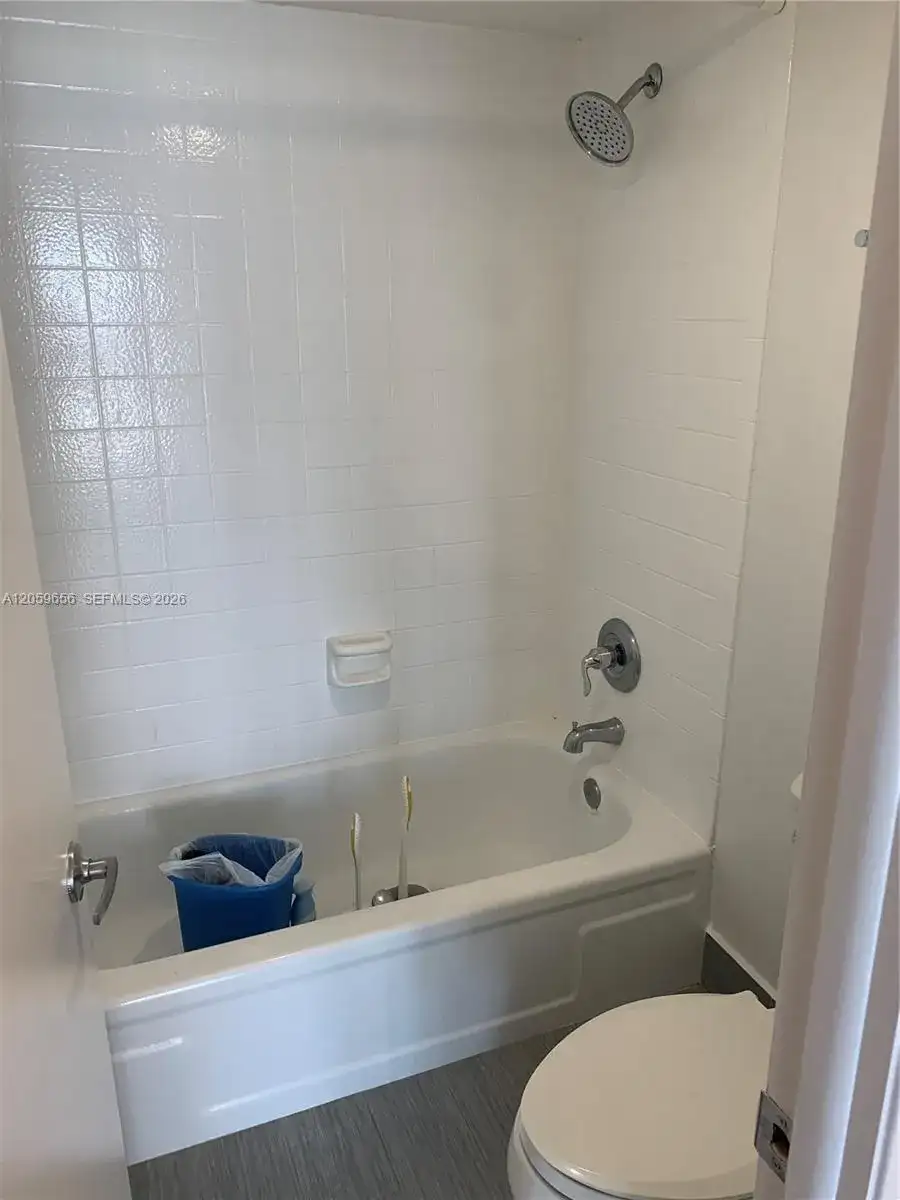 600 NE 36th St # 1017, Miami FL 33137 photo 4