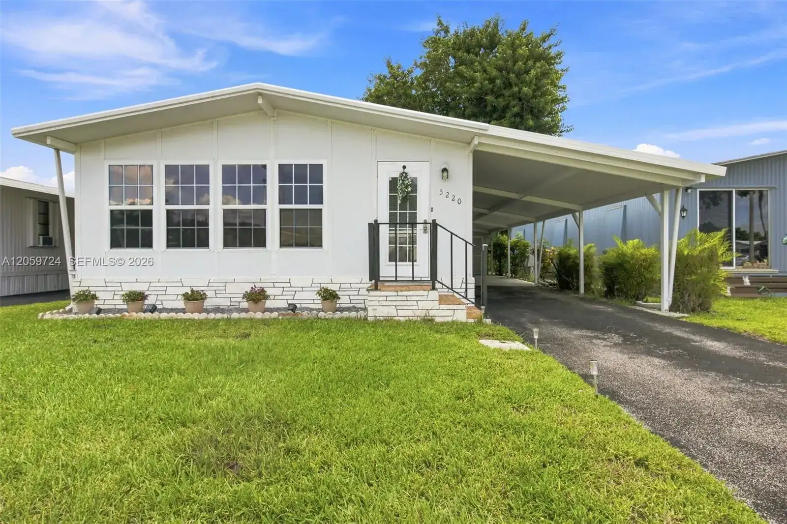 5220 SW 29th Ter, Fort Lauderdale FL 33312 photo 2