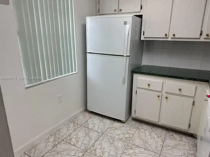 9460 Fontainebleau Blvd # 129, Miami FL 33172 photo 2