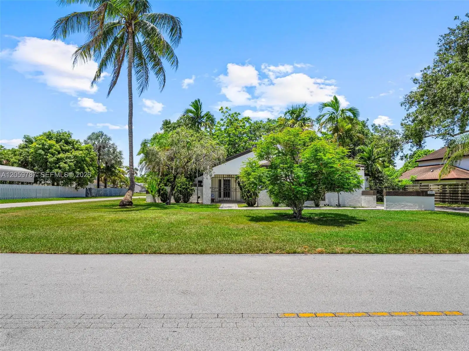 15491 SW 153rd St, Miami FL 33187 photo 2