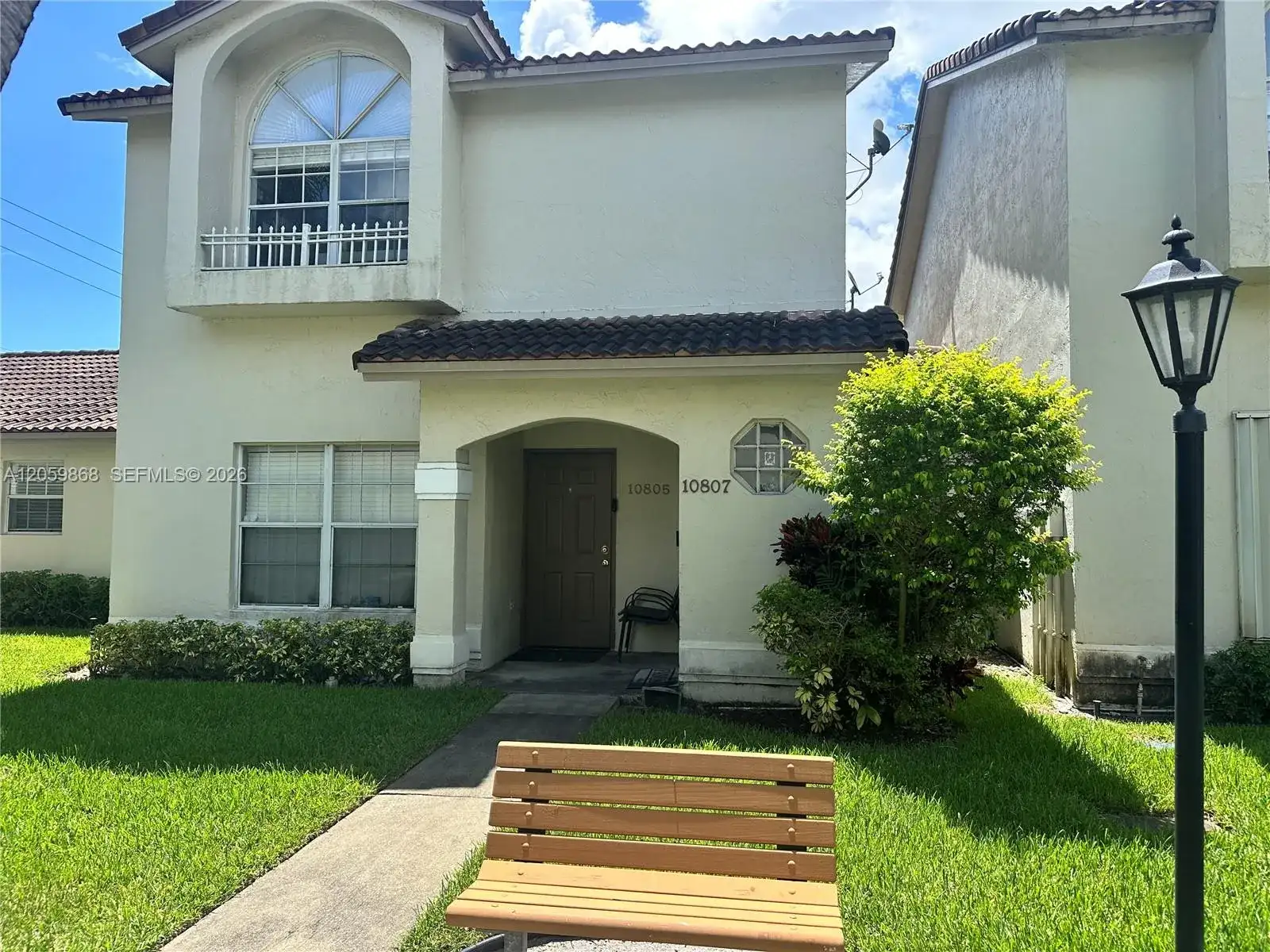 10807 NW 8th St, Pembroke Pines FL 33026 photo 2