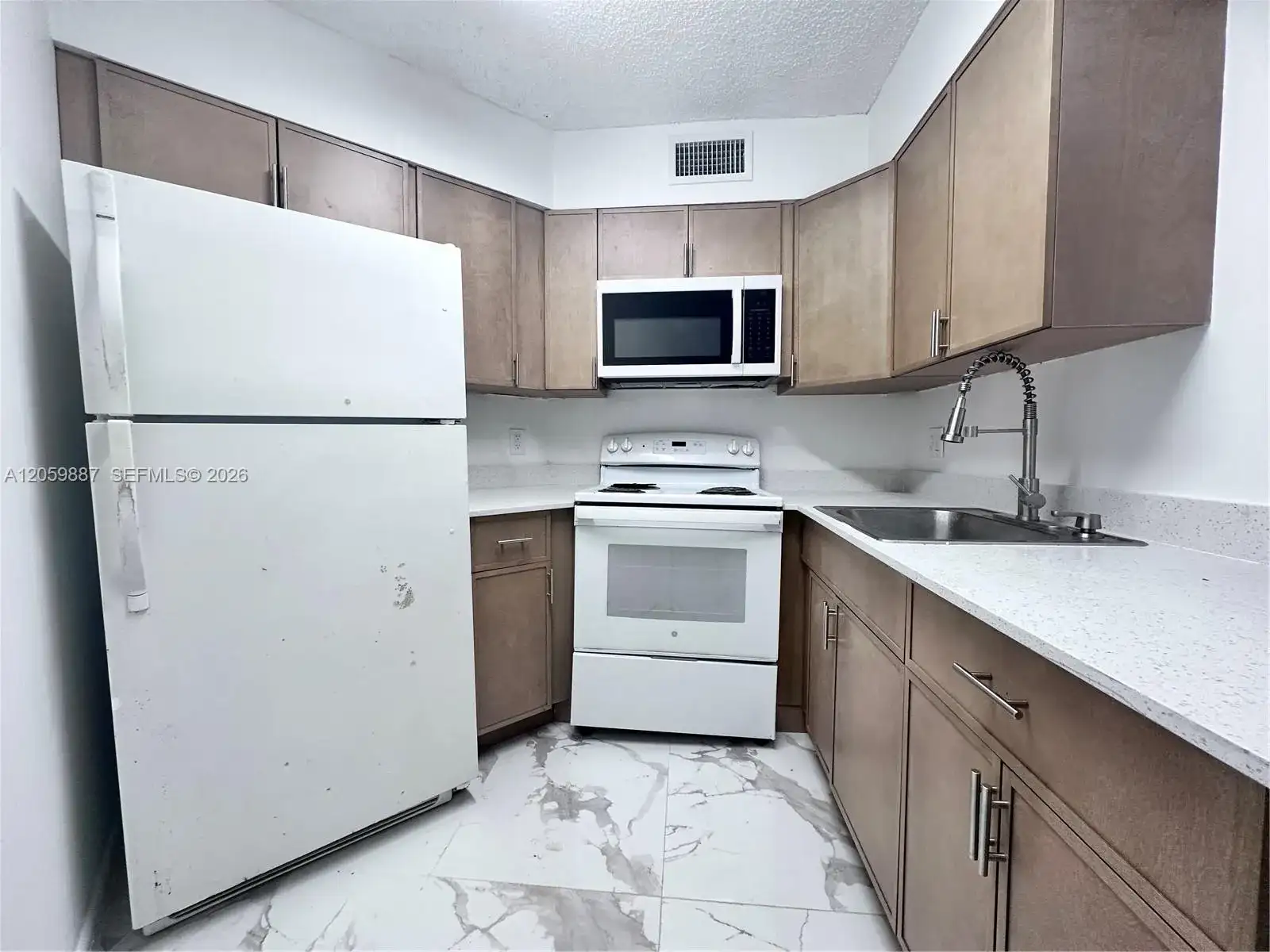 212 Lake Pointe Dr # 107, Oakland Park FL 33309 photo 2