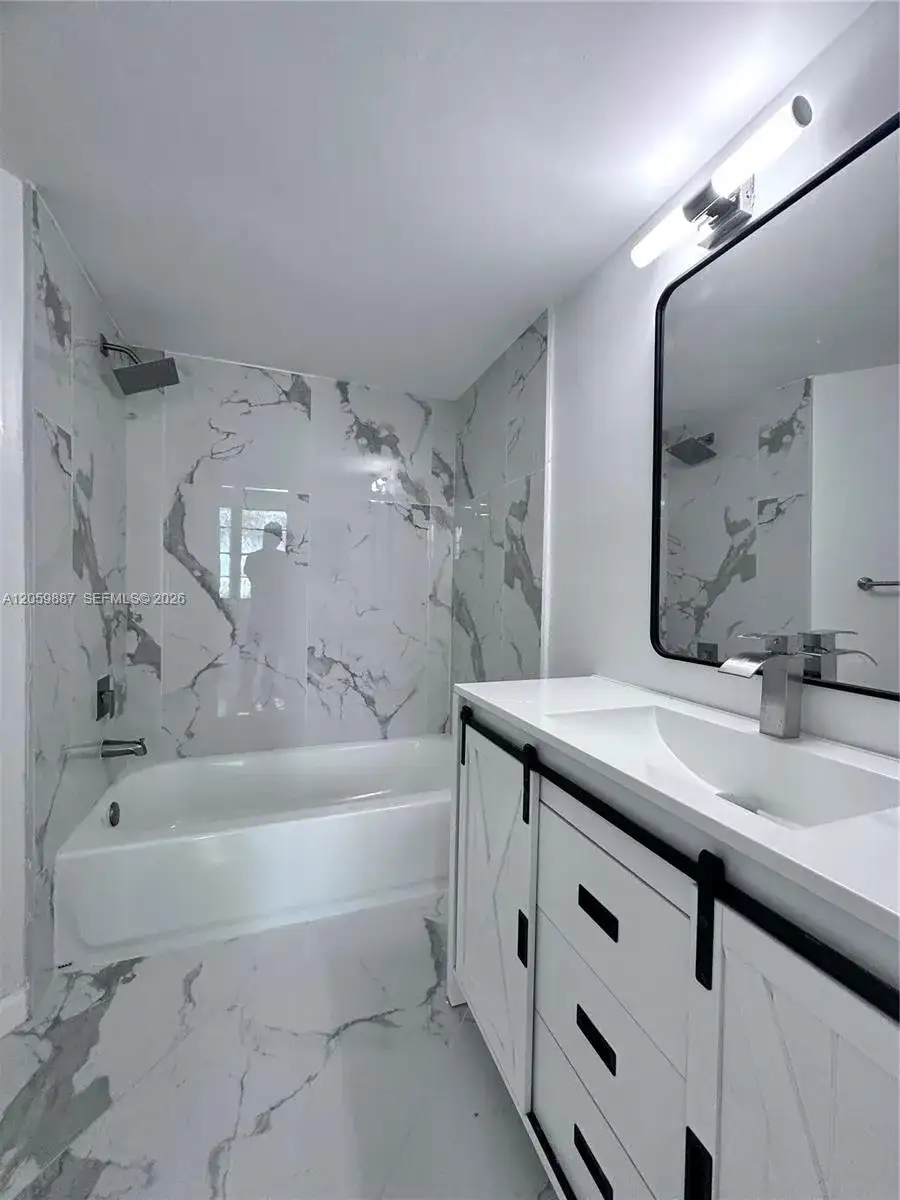 212 Lake Pointe Dr # 107, Oakland Park FL 33309 photo 5