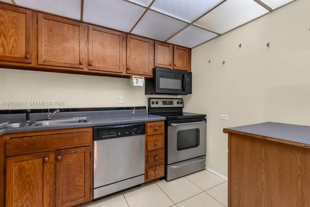 3650 Inverrary Dr # 3A, Lauderhill FL 33319 photo 3