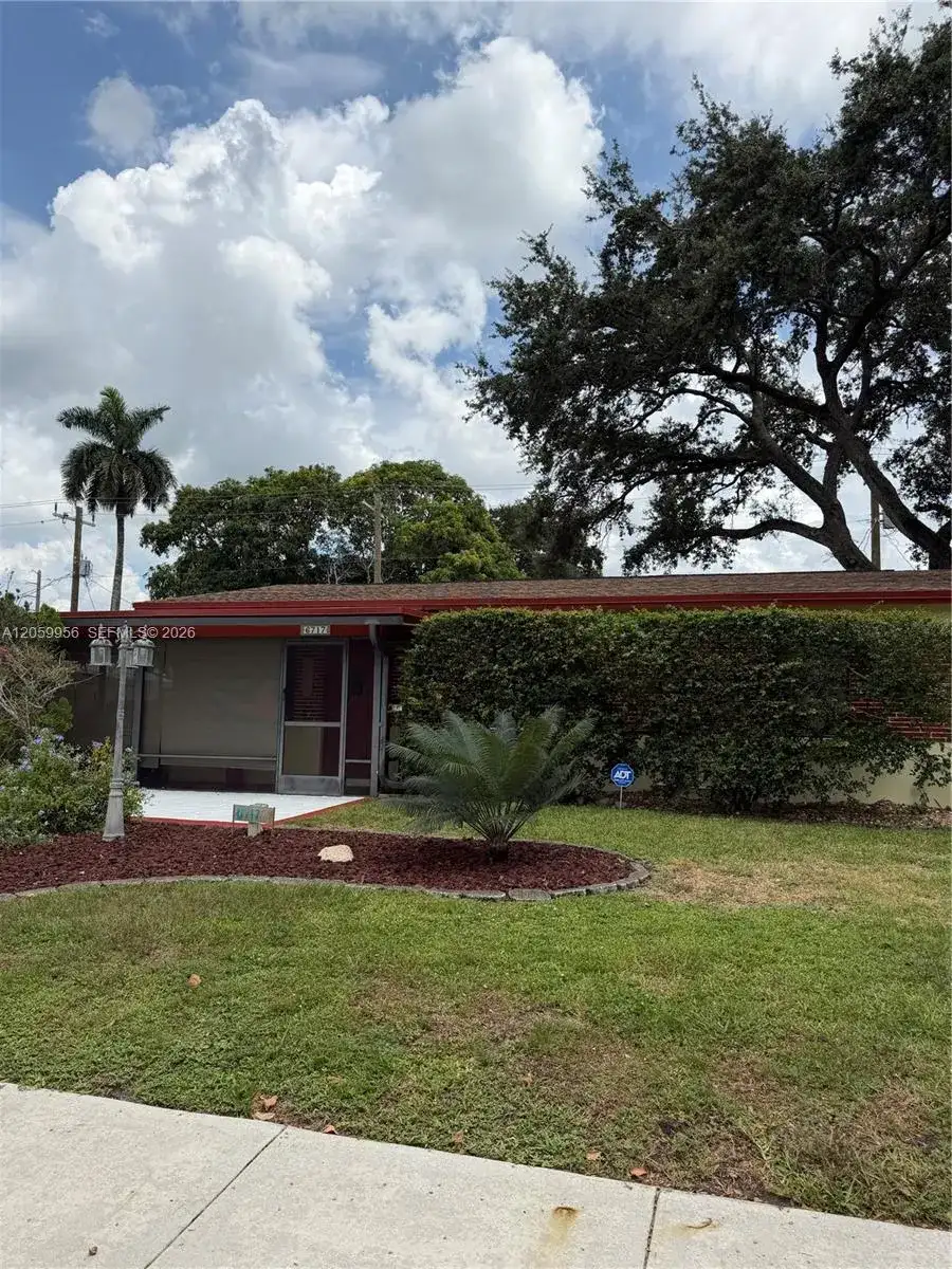 6717 Raleigh St, Hollywood FL 33024 photo 4