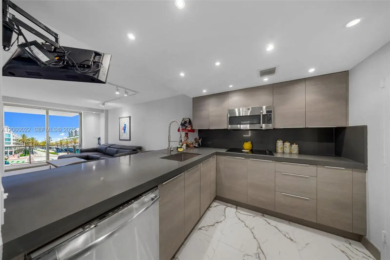 465 Ocean Dr # 303, Miami Beach FL 33139 photo 5