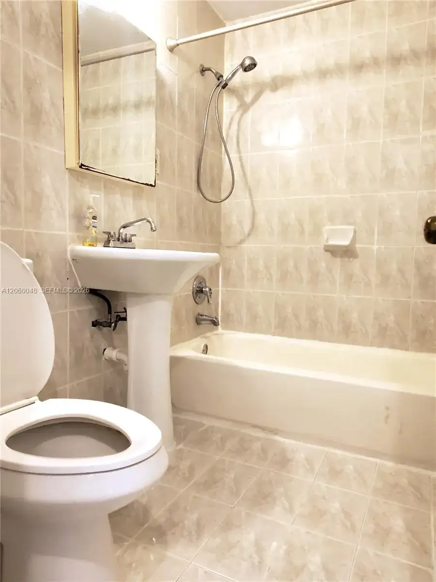 6580 Santona St # A26, Coral Gables FL 33146 photo 4