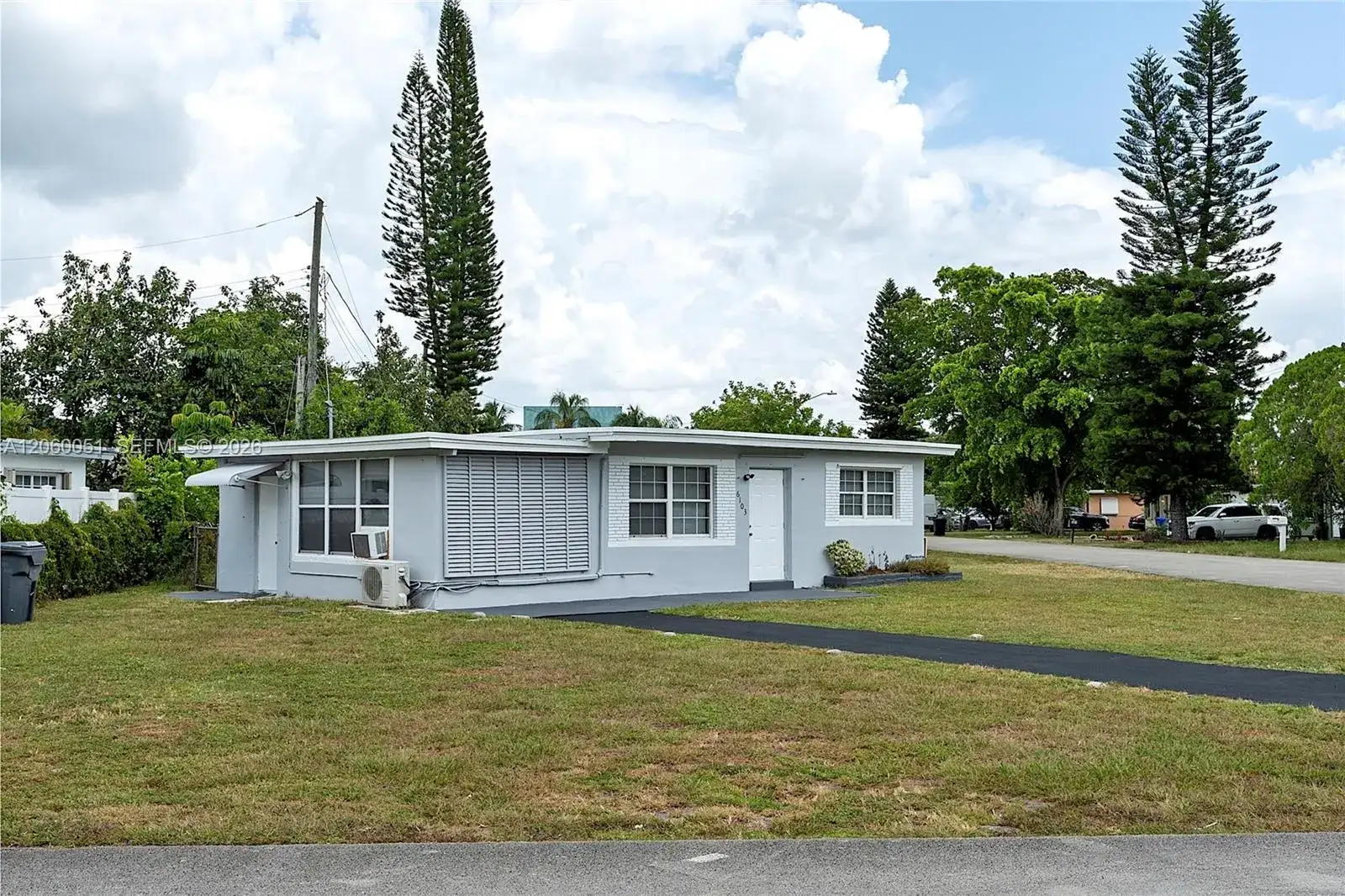 6103 Monroe St, Hollywood FL 33023 photo 2