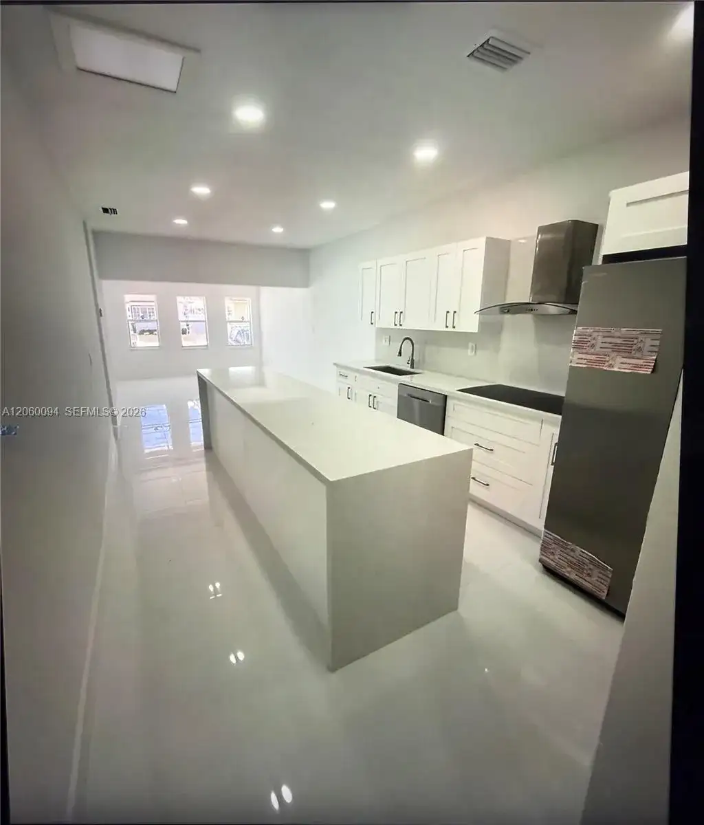 1870 NW 5th St # 1, Miami FL 33125 photo 3