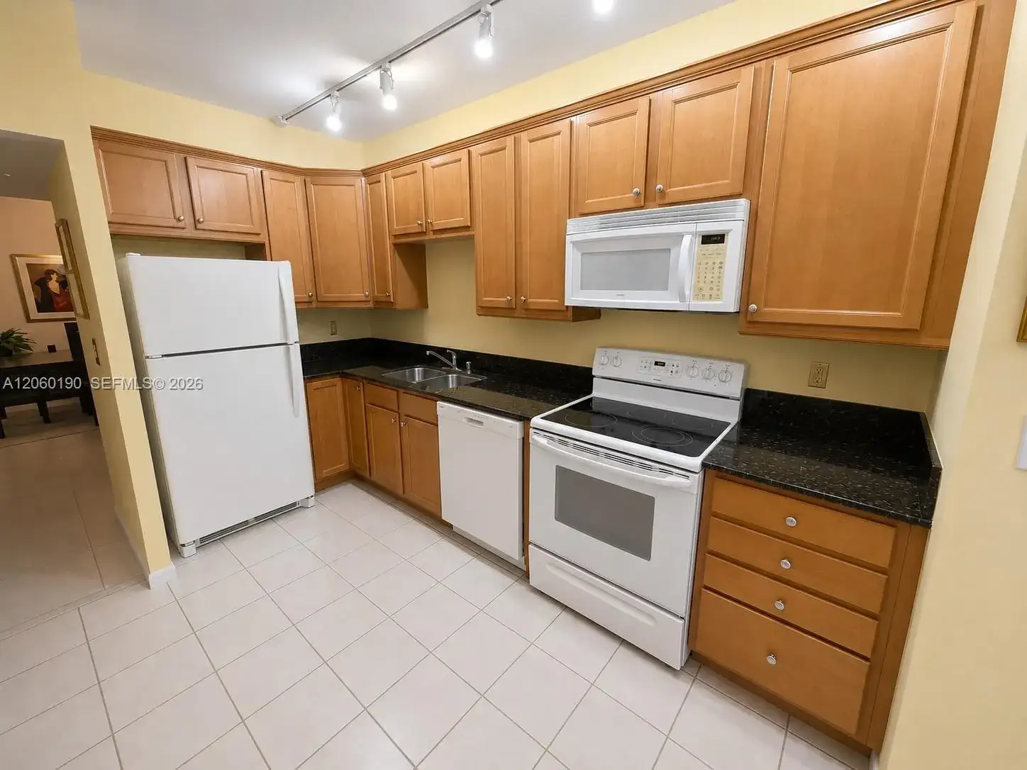 900 NE 195th St # 109, Miami FL 33179 photo 4