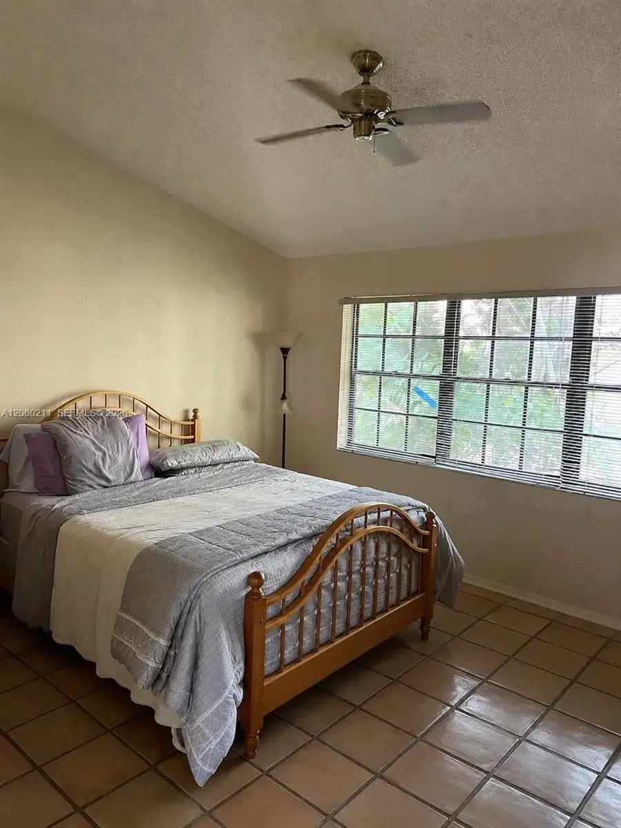 3532 Emerald Oaks Dr # 2706, Hollywood FL 33021 photo 2