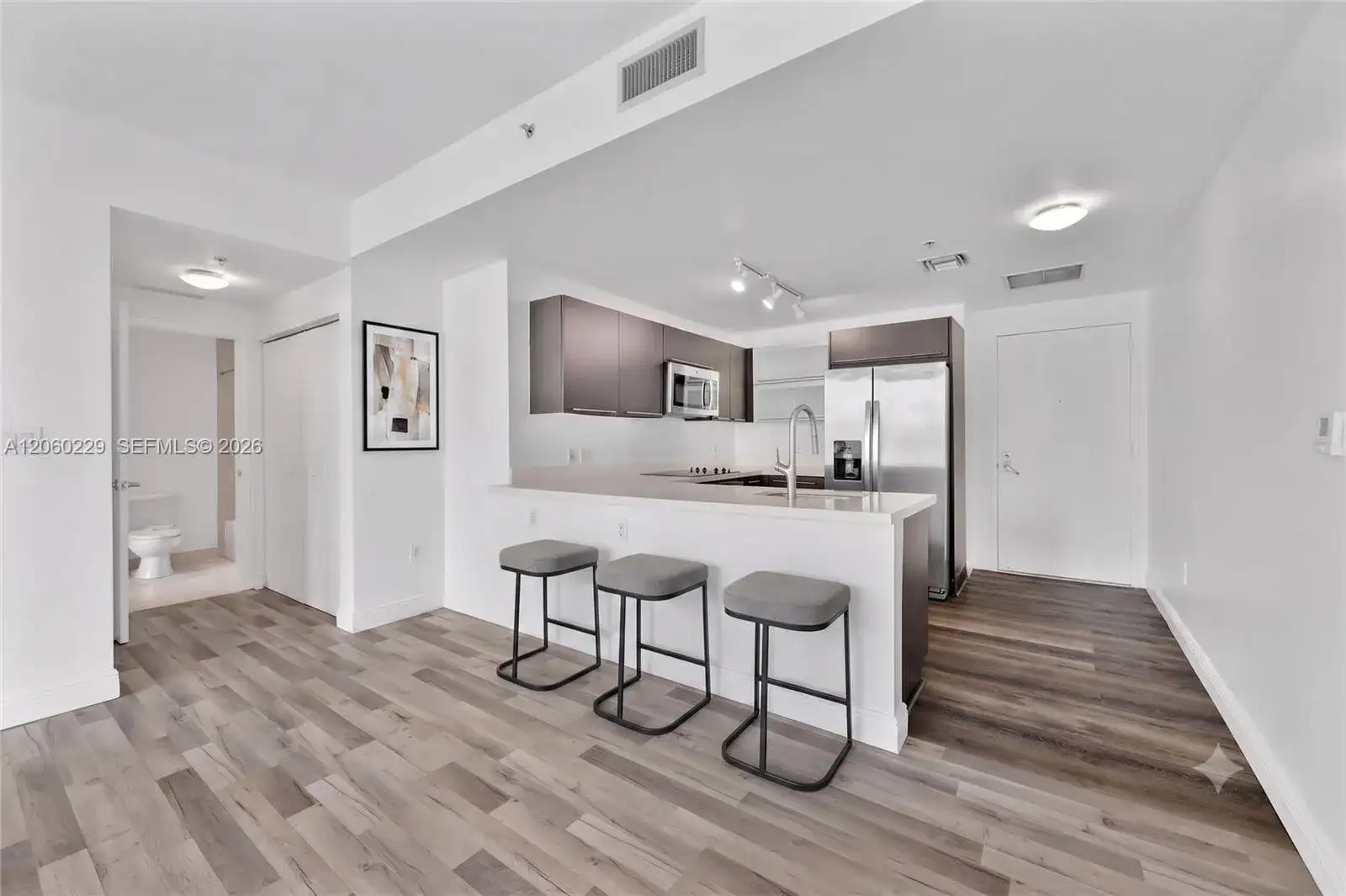 90 SW 3rd St # 2001, Miami FL 33130 photo 3