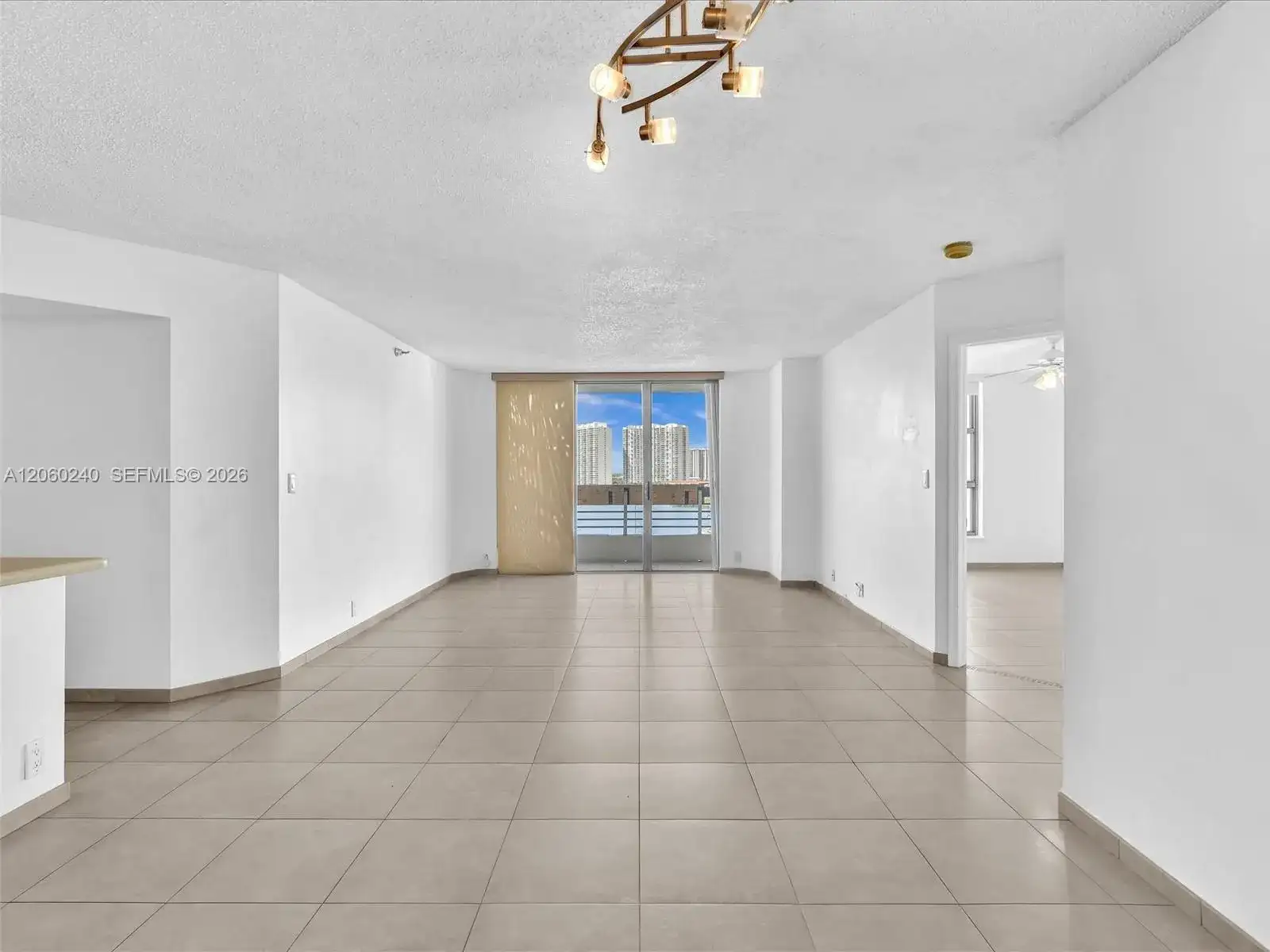 3530 Mystic Pointe Dr # 1004, Aventura FL 33180 photo 3