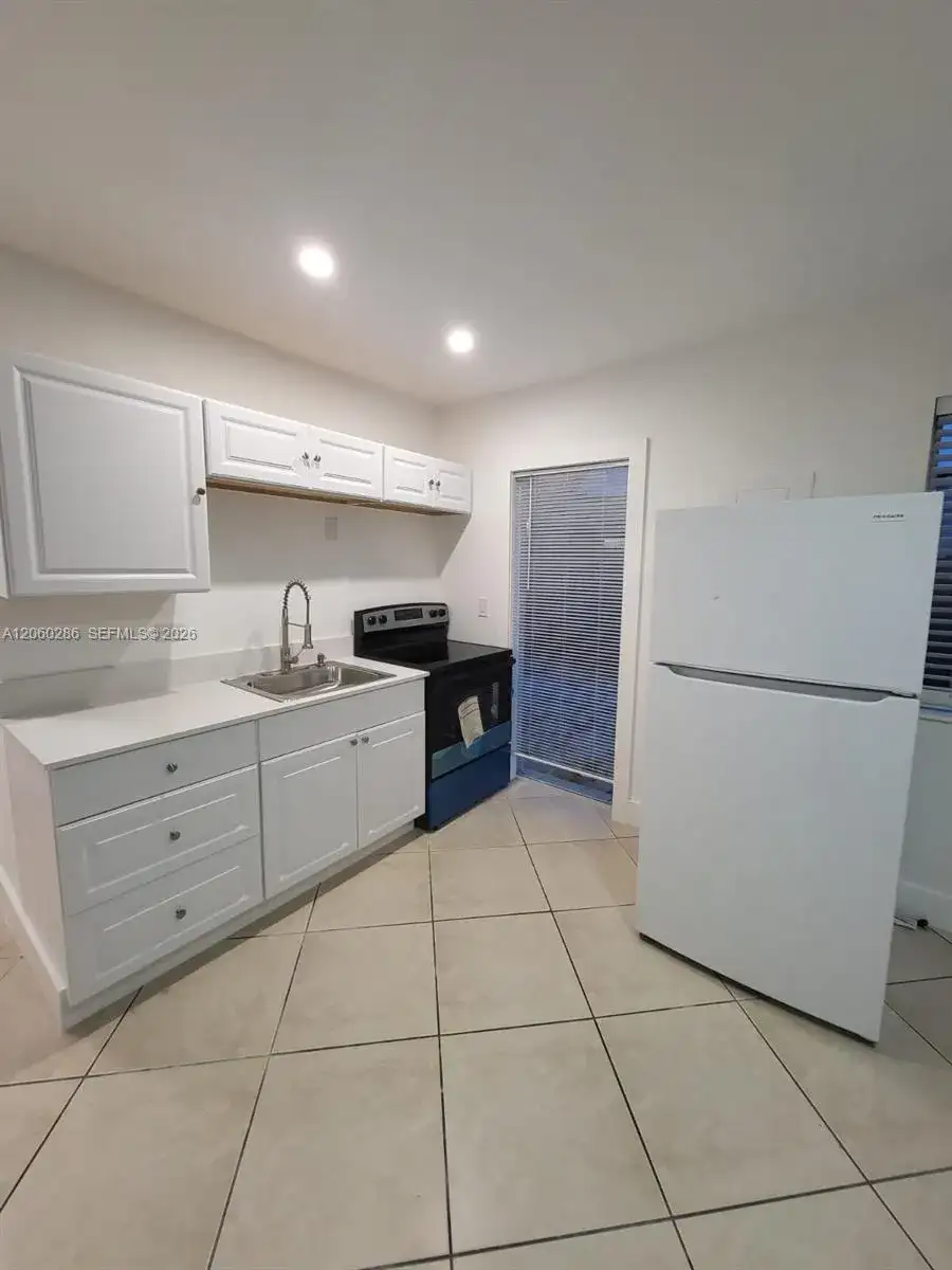 2359 NW 32nd St # 2359, Miami FL 33142 photo 4