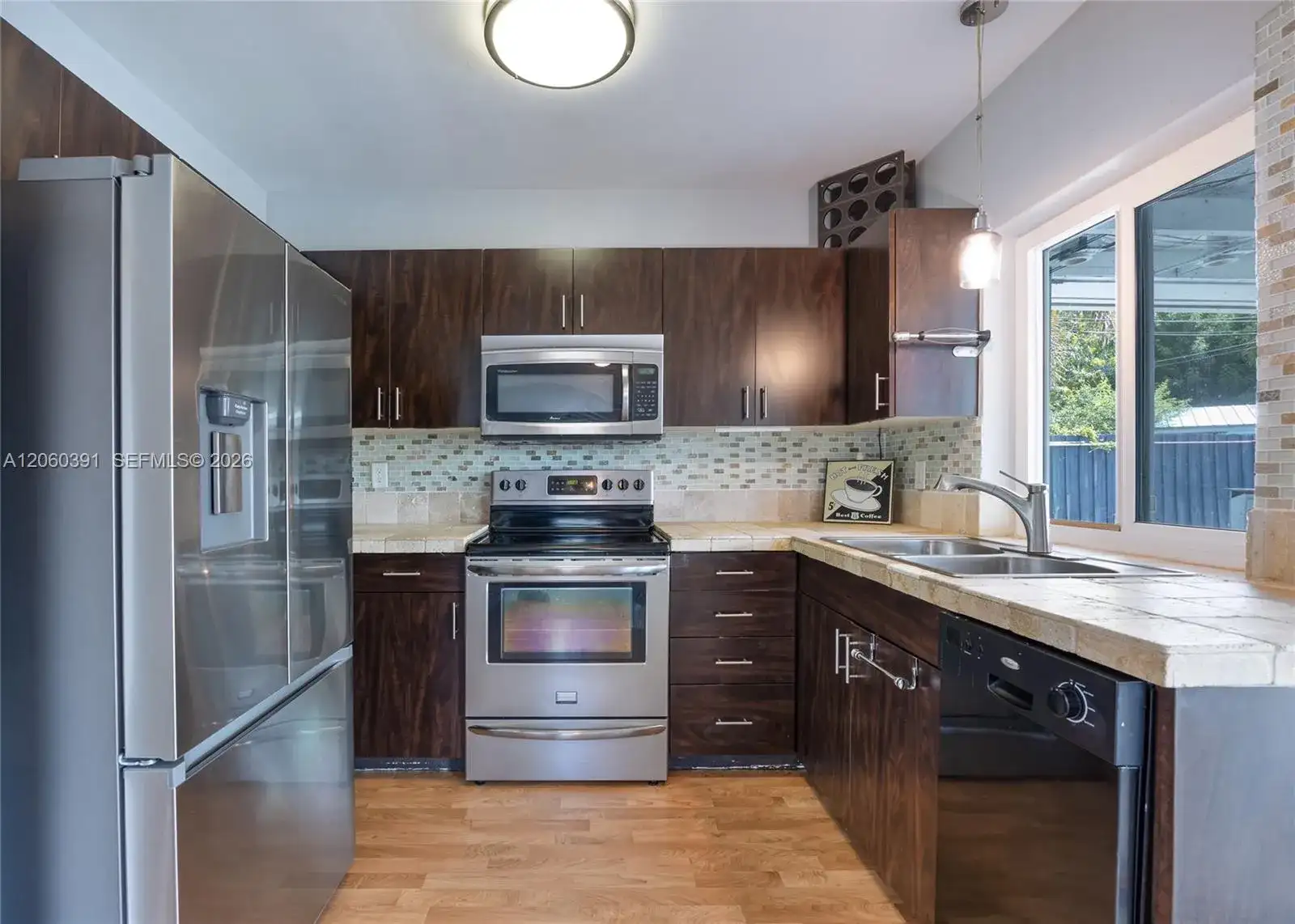 4260 NE 1st Ter, Oakland Park FL 33334 photo 5