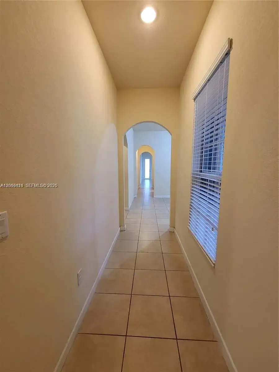 9282 SW 171st Ct, Miami FL 33196 photo 4