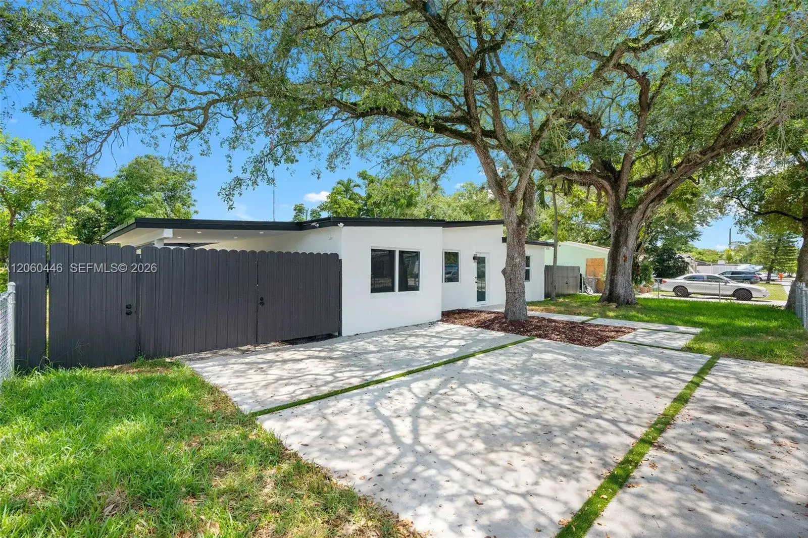 35 Allen Rd, West Park FL 33023 photo 2