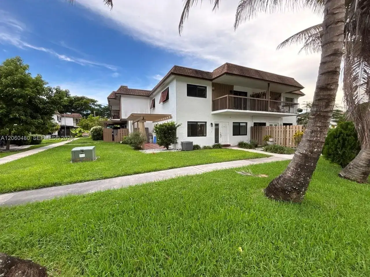 6900 NW 169th St # 137G, Hialeah FL 33015 photo 2