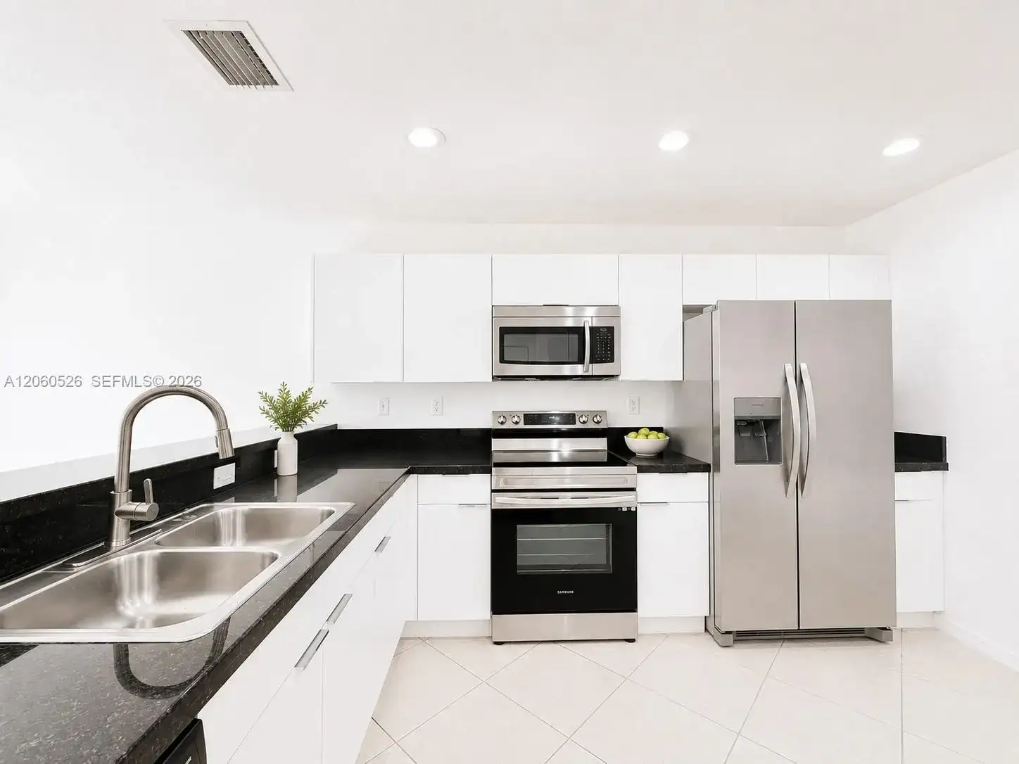 324 NE 3rd St # D, Hallandale Beach FL 33009 photo 2