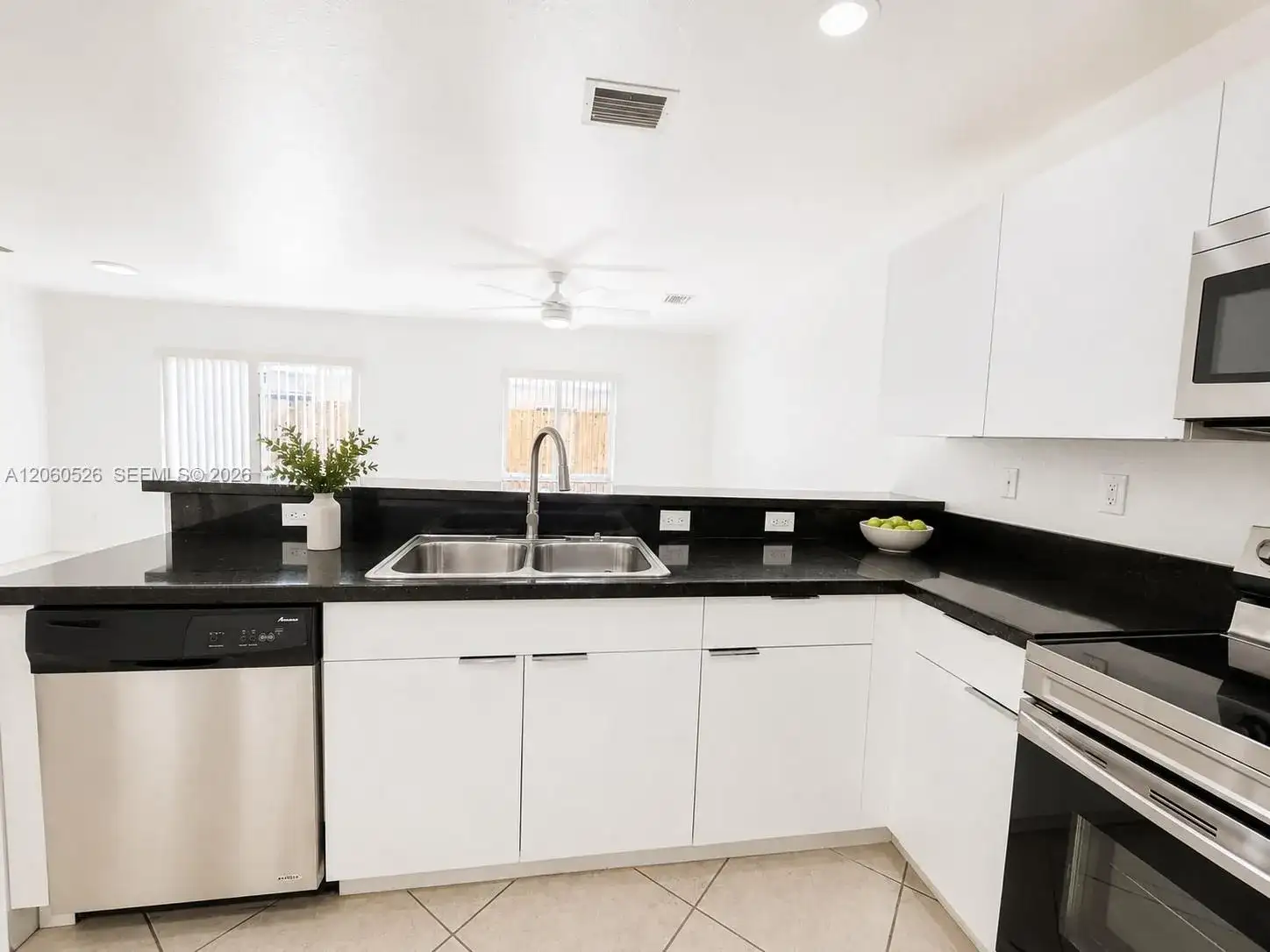 324 NE 3rd St # D, Hallandale Beach FL 33009 photo 3