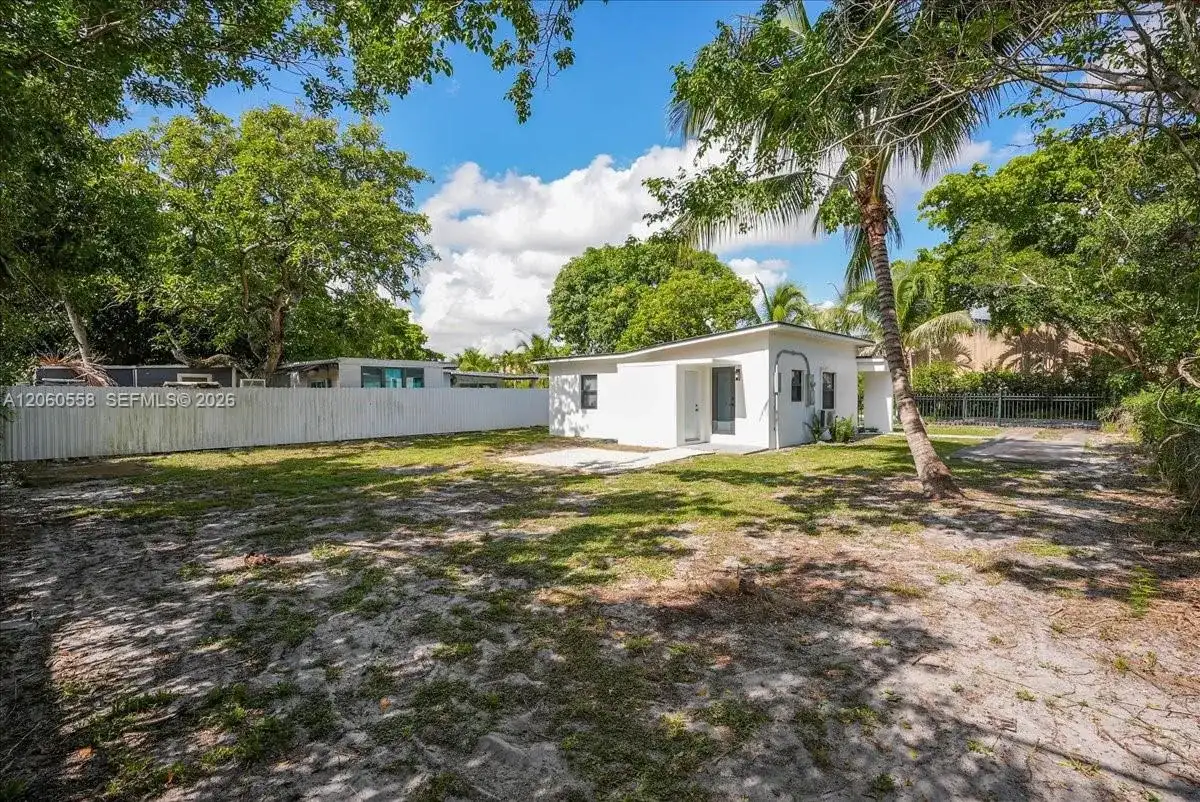 14035 NW 6th Ave, North Miami FL 33168 photo 4
