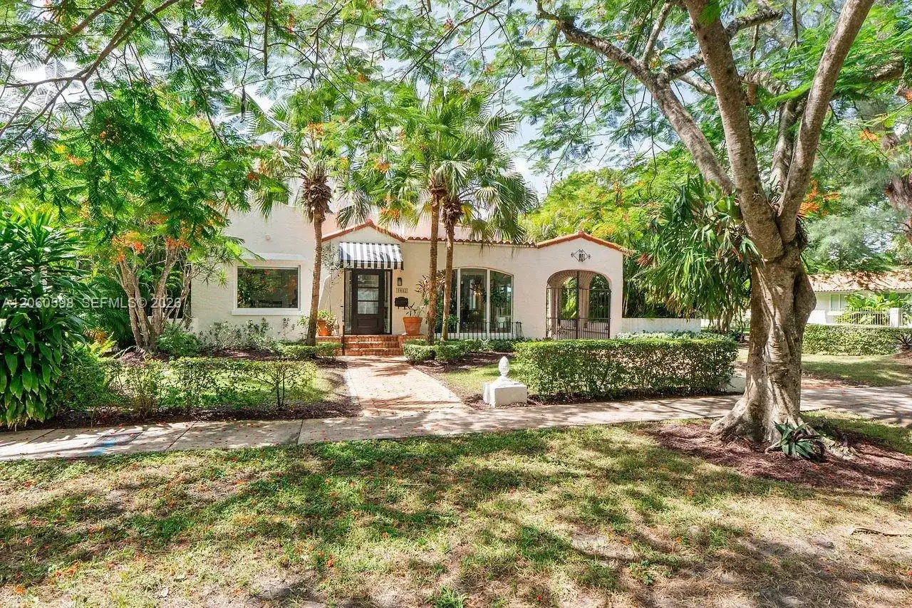 1042 Sorolla Ave, Coral Gables FL 33134 photo 4