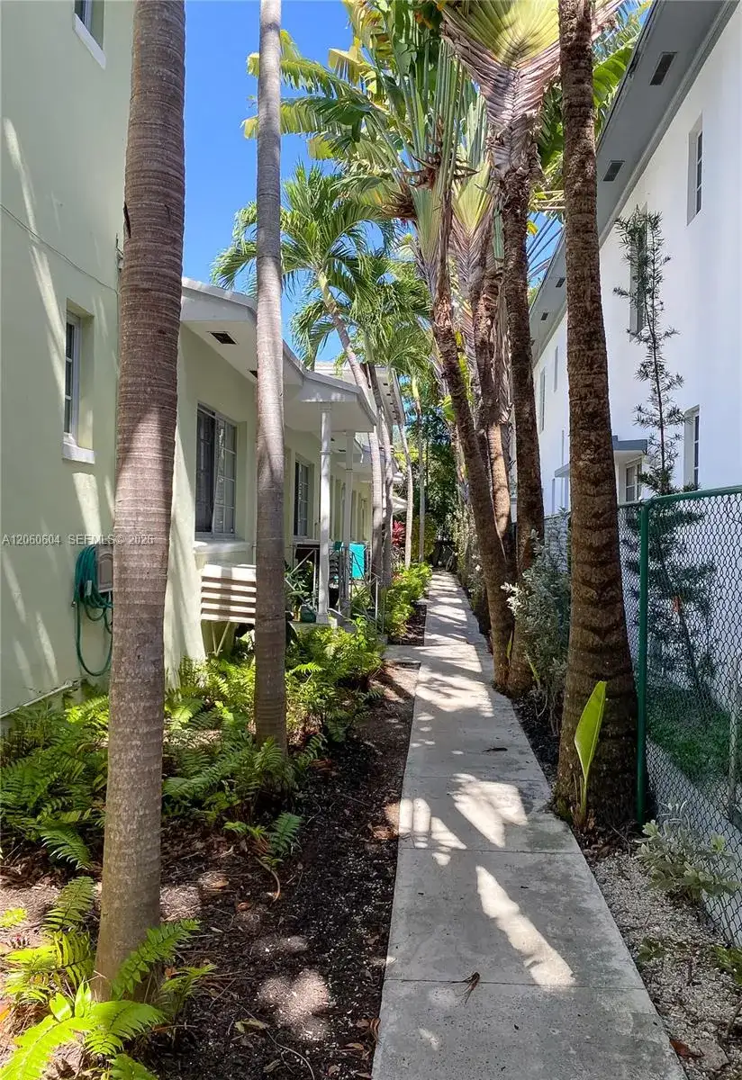 1561 Lenox Ave # 3, Miami Beach FL 33139 photo 3
