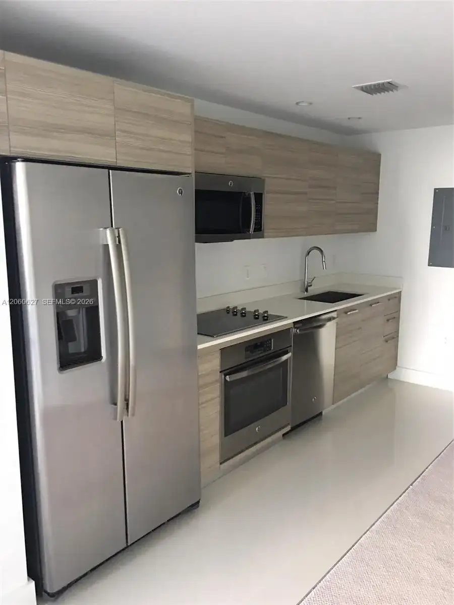 121 NE 34th St # 914, Miami FL 33137 photo 3