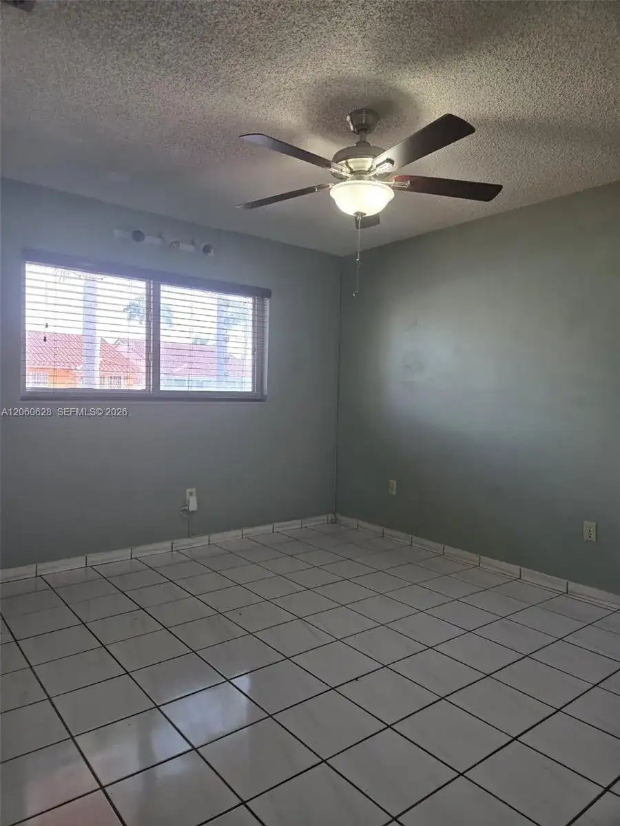8810 NW 114th Ter, Hialeah Gardens FL 33018 photo 4