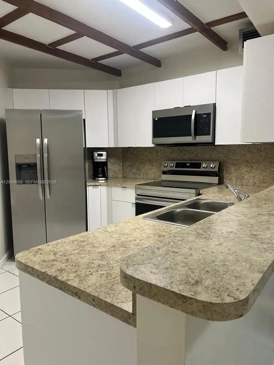 10241 NW 9th St Cir # 5, Miami FL 33172 photo 2