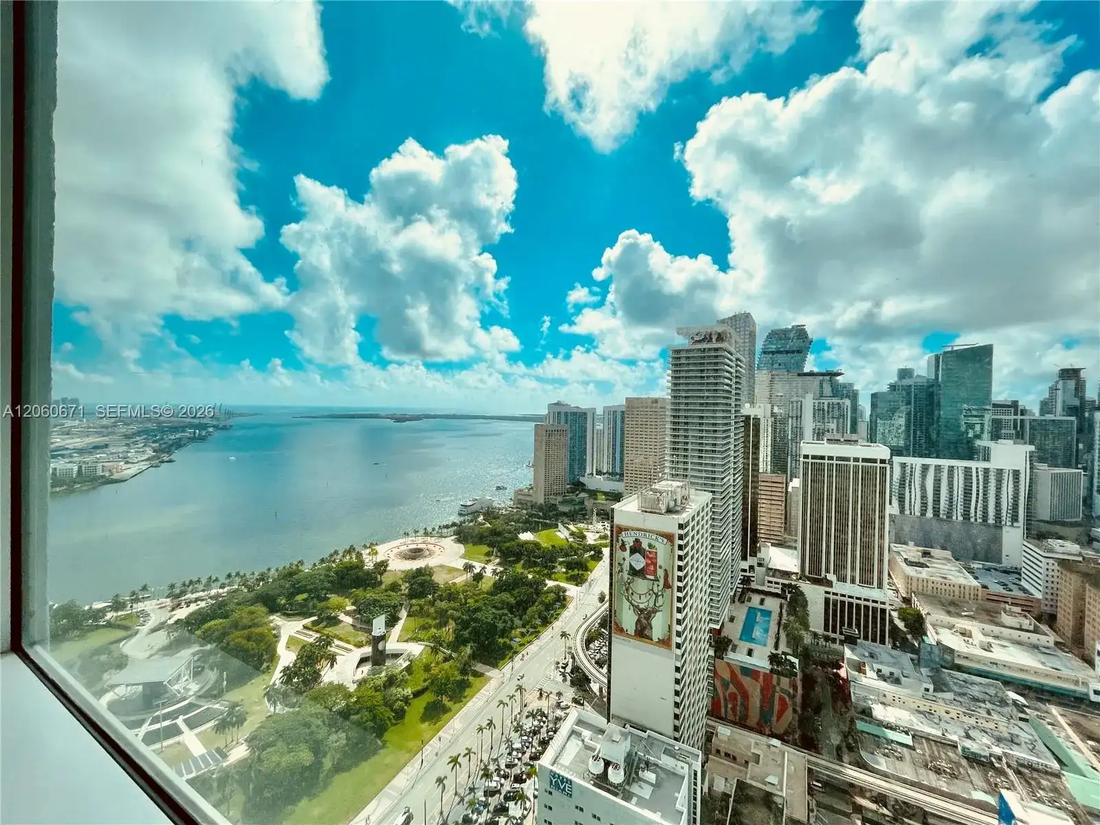 244 Biscayne Blvd # 4307, Miami FL 33132 photo 2