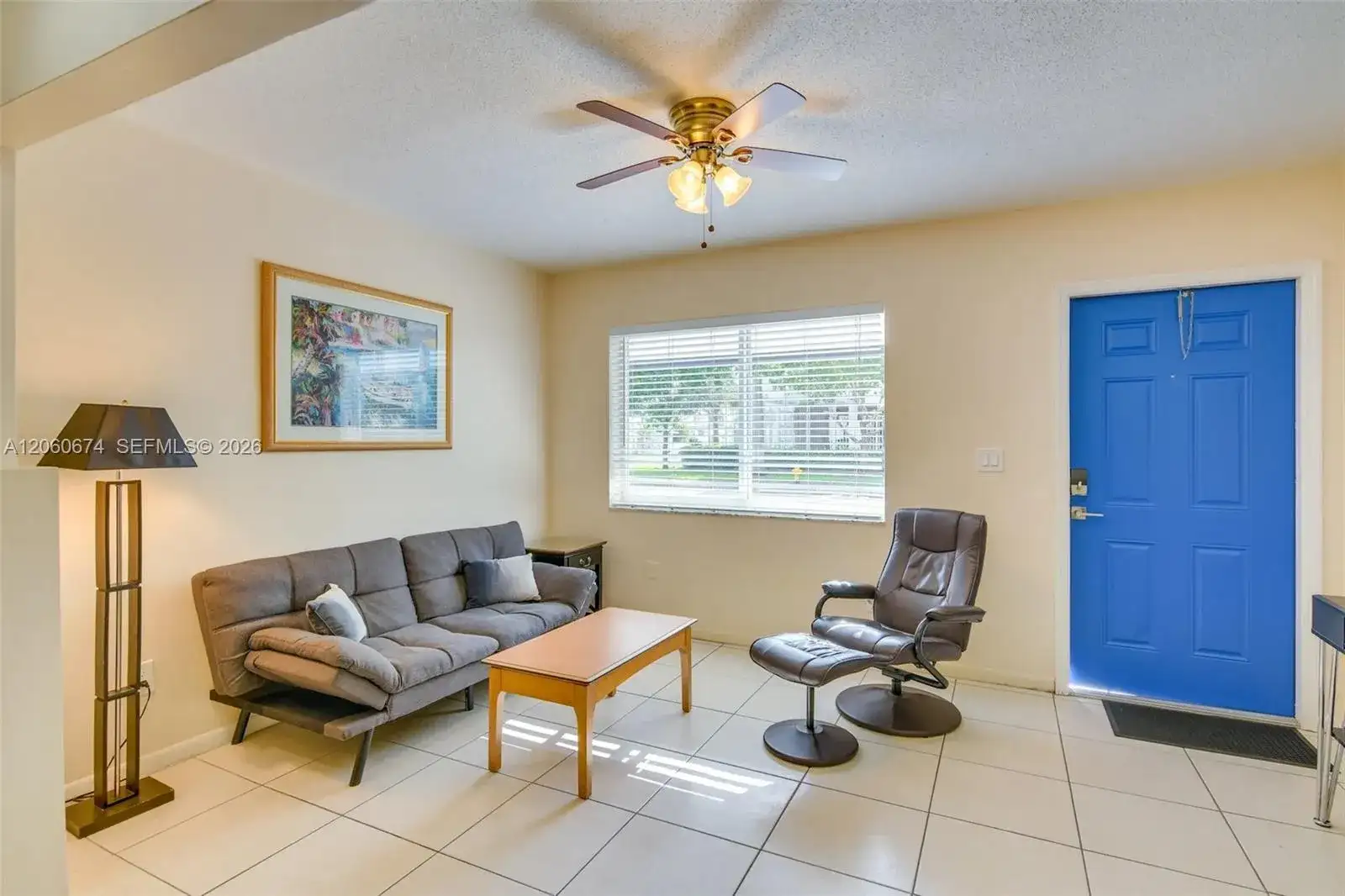 412 NE 4th Ave, Hallandale Beach FL 33009 photo 2